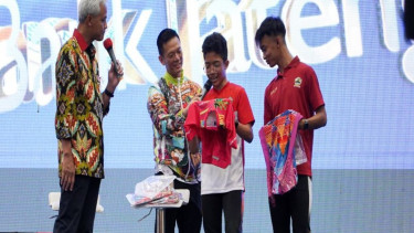 Kreasi anak-anak berkebutuhan khusus untuk Tour de Borobudur