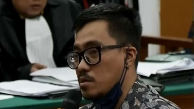 Legal Counsel pada provider PT. XL Axiata, Viktor Kamang