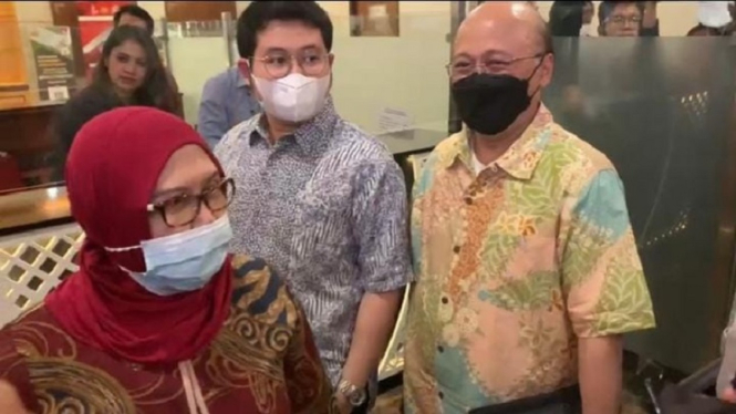 Mario Teguh memenuhi panggilan Bareskrim Polri terkait kasus penipuan Net89