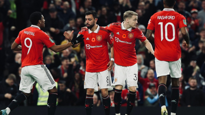 Pemain Manchester United merayakan gol