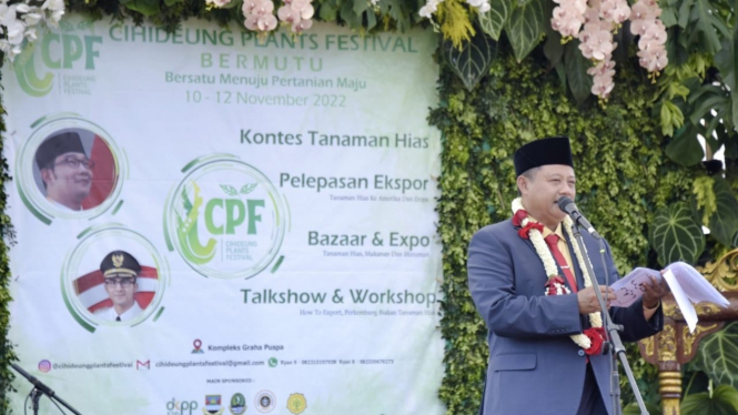 Wagub Jabar Uu Ruzhanul Ulum melepas ekspor tanaman hias