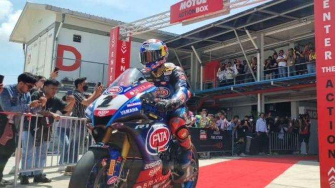 Pembalap Pata Yamaha with Brixx, Toprak Razgatlioglu 