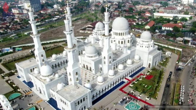 Wapres Ma'ruf Amin Resmikan Pembukaan Masjid Raya Sheikh Zayed Solo ...