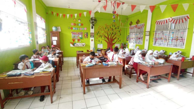 Siswa di SDN Pondok Cina 1 Kota Depok Tanpa Ada Guru