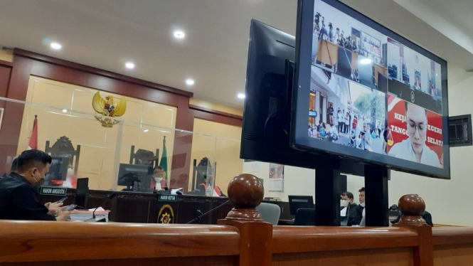 Sidang putusan kasus penipuan Binary Option dengan terdakwa Indra Kenz