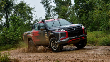 Rifat Sungkar dengan Mitsubishi Triton jelang Asia Cross Country Rally
