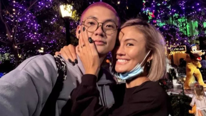 Agnez Mo dan Adam Rosyadi