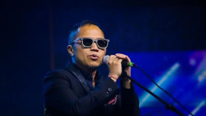 Sandhy Sondoro. 