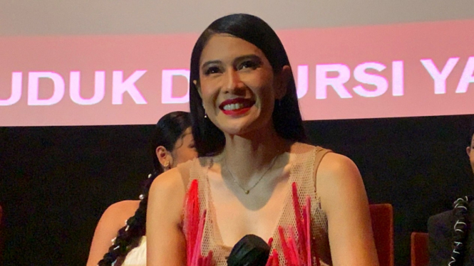 Aktris Dian Sastrowardoyo tampil berperan dalam film Sri Asih sebagai Dewi Api