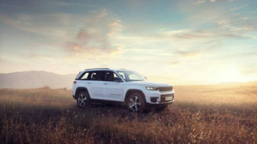 Ilustrasi gambar mobil Jeep Grand Cherokee terbaru