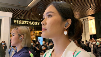 Nothing Ear (Stick), Desain Transparan dengan Wadah Seukuran Lipstik
