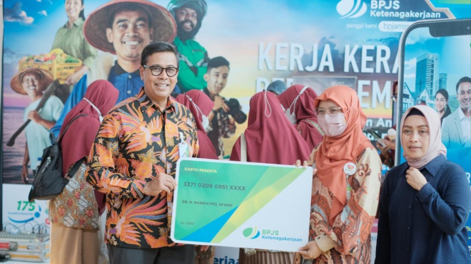 Direktur Utama BPJAMSOSTEK, Anggoro Eko Cahyo kunjungan ke Muktamar Muhammadiyah