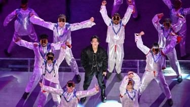 Jungkook BTS di pembukaan Piala Dunia Qatar 2022.