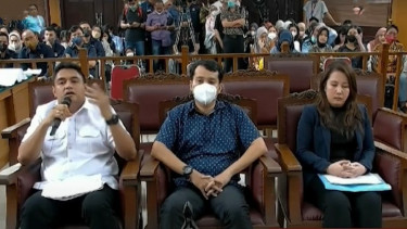 Mantan Kasat Reskrim Polres Jaksel AKBP Ridwan Soplanit bersaksi di sidang