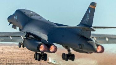 VIVA Militer: Pesawat pembom Rockwell B-1 Lancer militer Amerika Serikat
