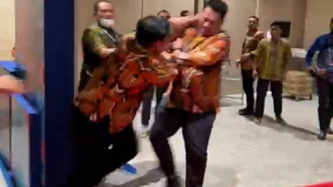 Tangkapan layar peserta Munas Hipmi saling adu jotos di arena Munas Solo
