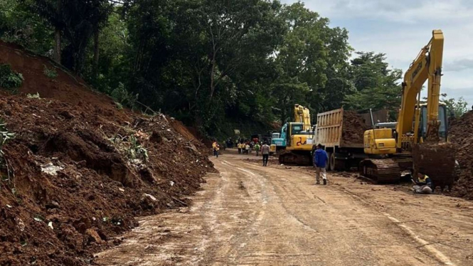 Jalan Nasional Cianjur-Puncak kembali dibuka.