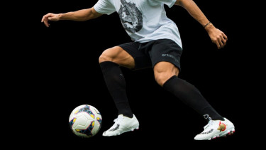 Ilustrasi sepatu bola