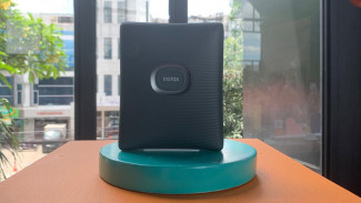 Instax Square Link Besutan Fujifilm, Bisa Cetak Foto dari HP