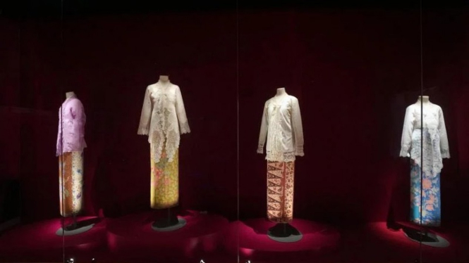 Kebaya Melayu.