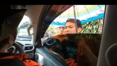 Viral Mobil Pembawa Bantuan Gempa Cianjur Diadang dan Dipalak Warga 