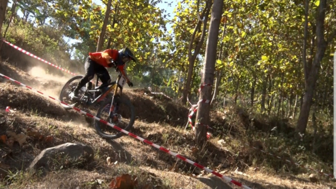 Balapan sepeda gunung di Ternadi Bike Park, Kudus.