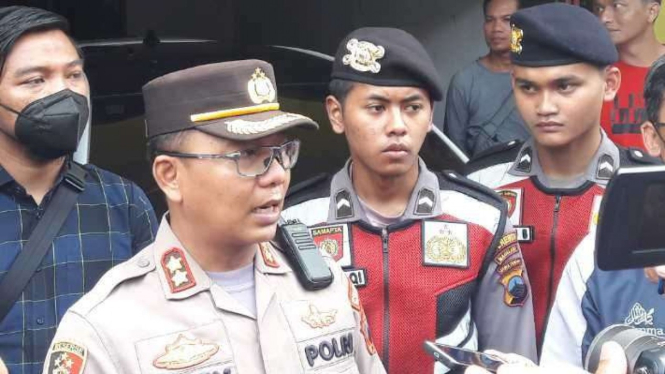 Pelaksana Tugas Kepala Polresta Magelang AKBP M. Sajarod Zakun memberikan keterangan pers.