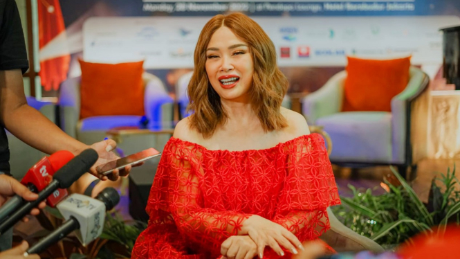 Titi DJ siap tampil di konser malam tahun baru di salah satu hotel berbintang