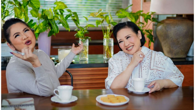 Vina Panduwinata & Ria Prawiro