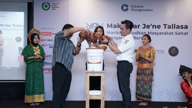 Tallo, Makassar ubah air hujan jadi air minum. 