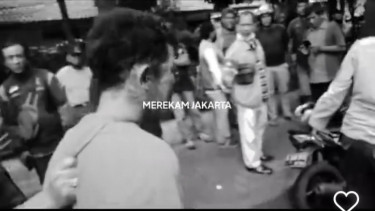 Viral Pria Bawa Mobil Ugal-ugalan Diamuk Warga