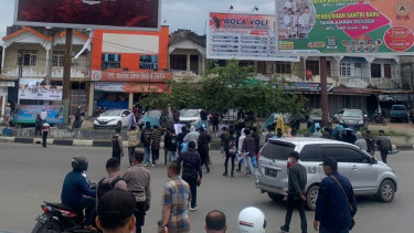 Pembubaran aksi tolak kedatangan Anies Baswedan di Aceh.