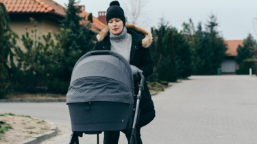 Ilsutrasi stroller bayi.