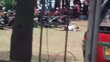  Viral Tukang Parkir Diserang Segerombolan Tawon 