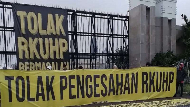 Demo RKUHP di depan Gedung DPR RI, Senin, 5 Desember 2022