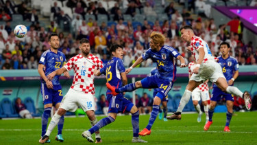 Pertandingan Timnas Jepang vs Kroasia di babak 16 besar Piala Dunia 2022.