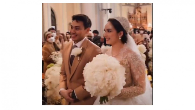 Potret pernikahan Chelsea Islan dan Rob Clinton