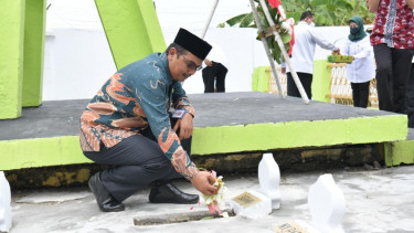 Kemendes PDTT ziarah ke makam Pionir Transmigrasi
