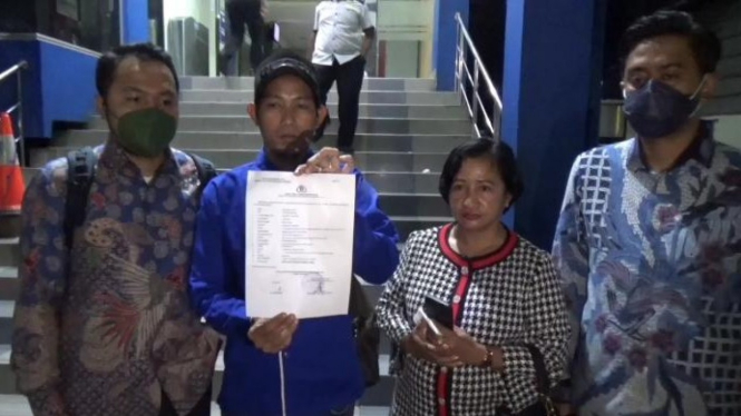 Orangtua lapor ke polisi karena anak gagal ginjal akibat konsumsi obat syrop.
