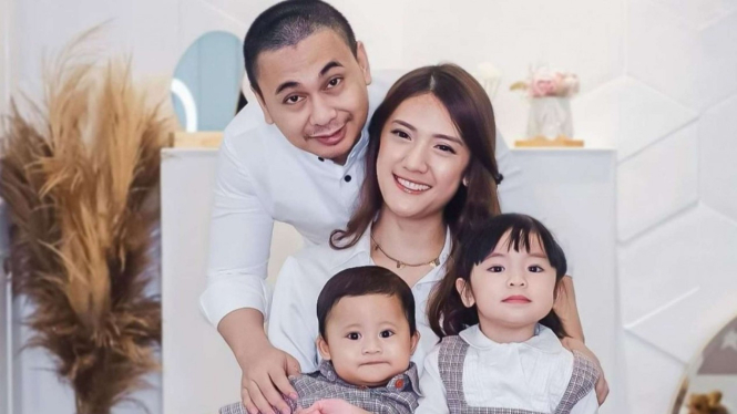 Raditya Dika, Anissa Aziza dan anak mereka