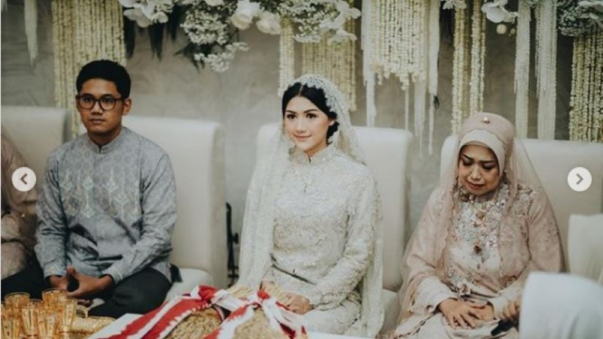 Allen Adam Gudono, Erina dan Ibunda