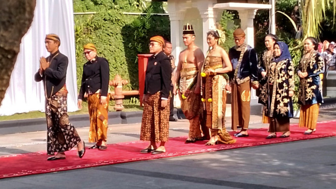 Prosesi adat ngunduh mantu pernikahan Kaesang Pangarep dan Erina Gudono