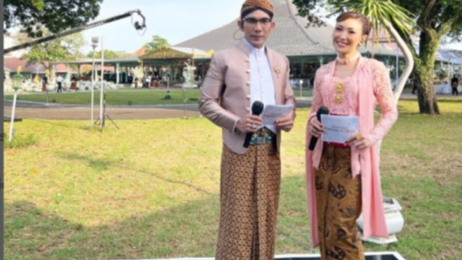 Indra Herlambang dan Ayu Dewi 