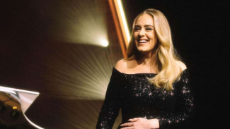 Idap Sciatica, Adele Terpuruk Hingga Tahan Sakit saat Konser
