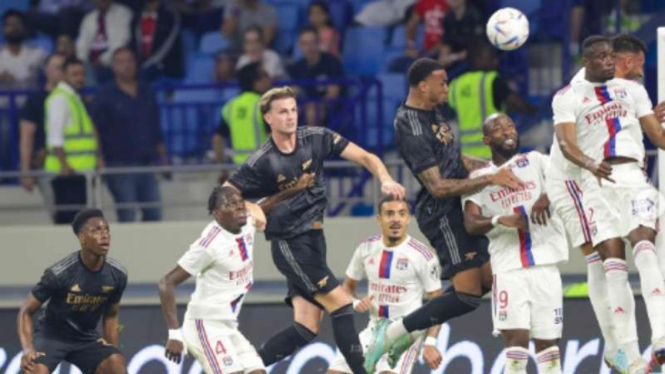 Duel Arsenal vs Olympique Lyon di Dubai Super Cup 2022