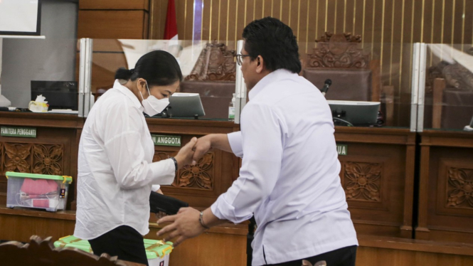 Putri Candrawathi dan Ferdy Sambo dalam sidang lanjutan kasus pembunuhan Brigadir J