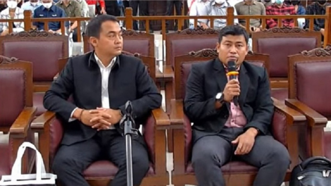 Saksi ahli poligraf, Aji Febriyanto Ar Rosyid (kanan) di sidang Ferdy Sambo
