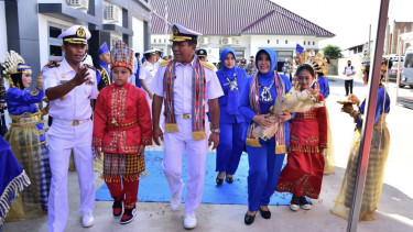 VIVA Militer: Wakasal Laksdya TNI Ahmadi Heri saat meresmikan Mako Lanal Kendari
