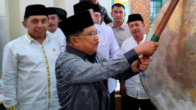 Mantan Wapres Jusuf Kalla saat di Masjid Raya Bukaka, Bone.