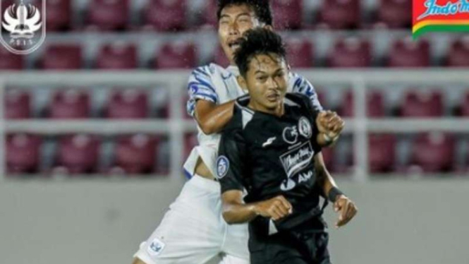 Duel PSS Sleman vs PSIS Semarang